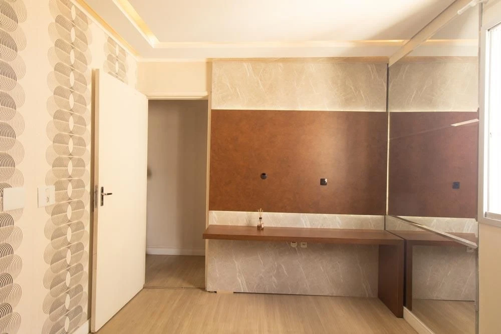 2-bedroom apartment in a building with a gym — photo 31
