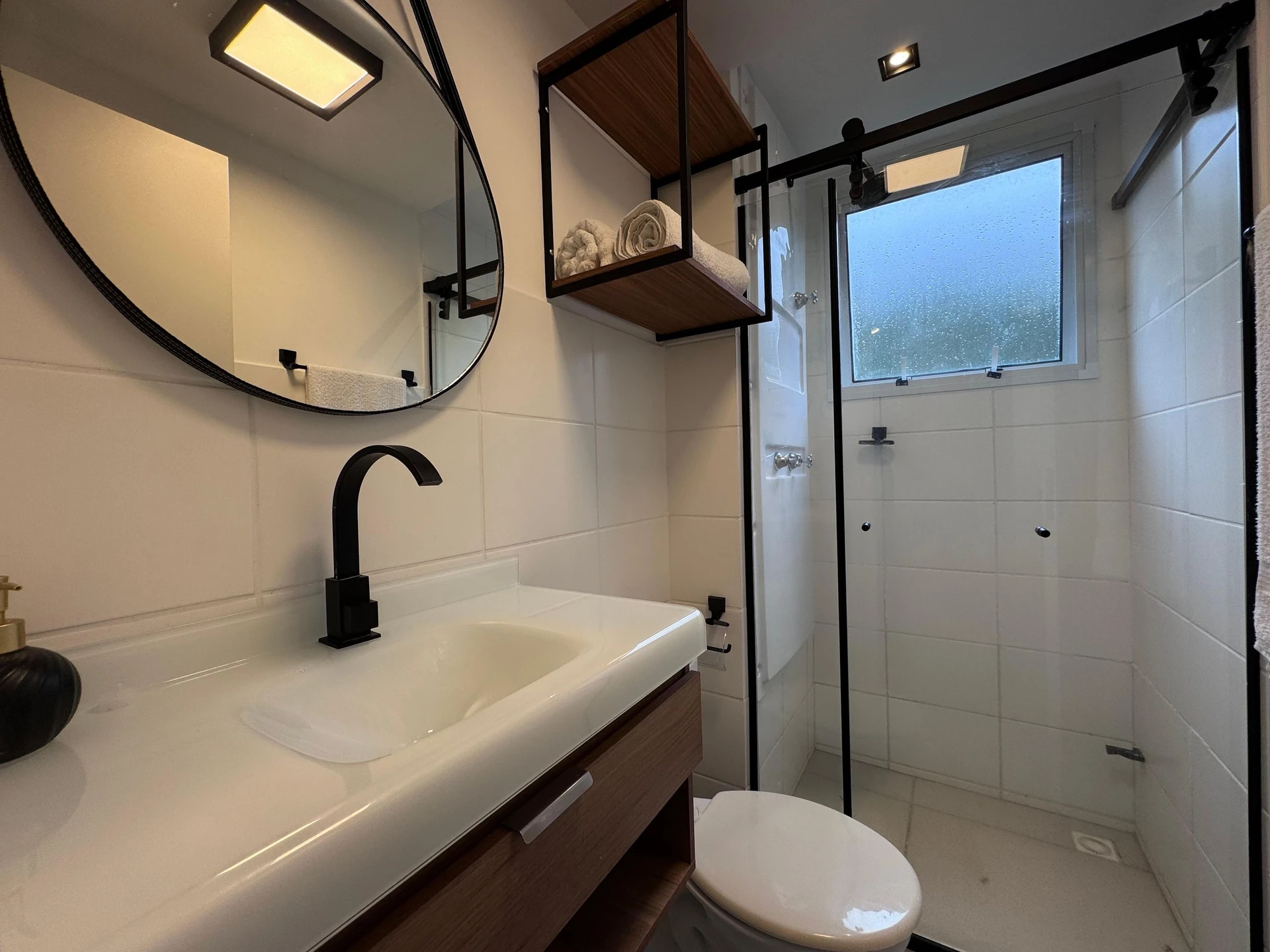 Furnished apartment with 2 bedrooms and a balcony — photo 35