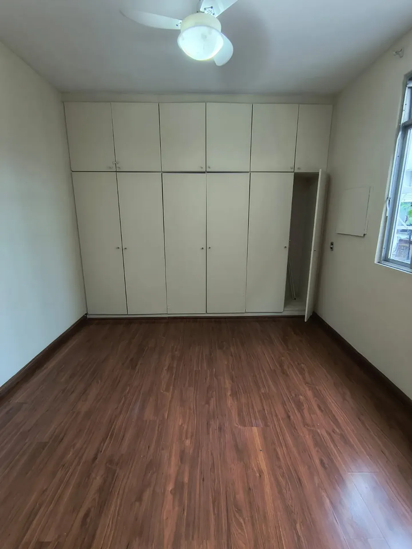 Дерев'яна підлога або ламінат та 1 спальня: квартира 32 м² — photo 6