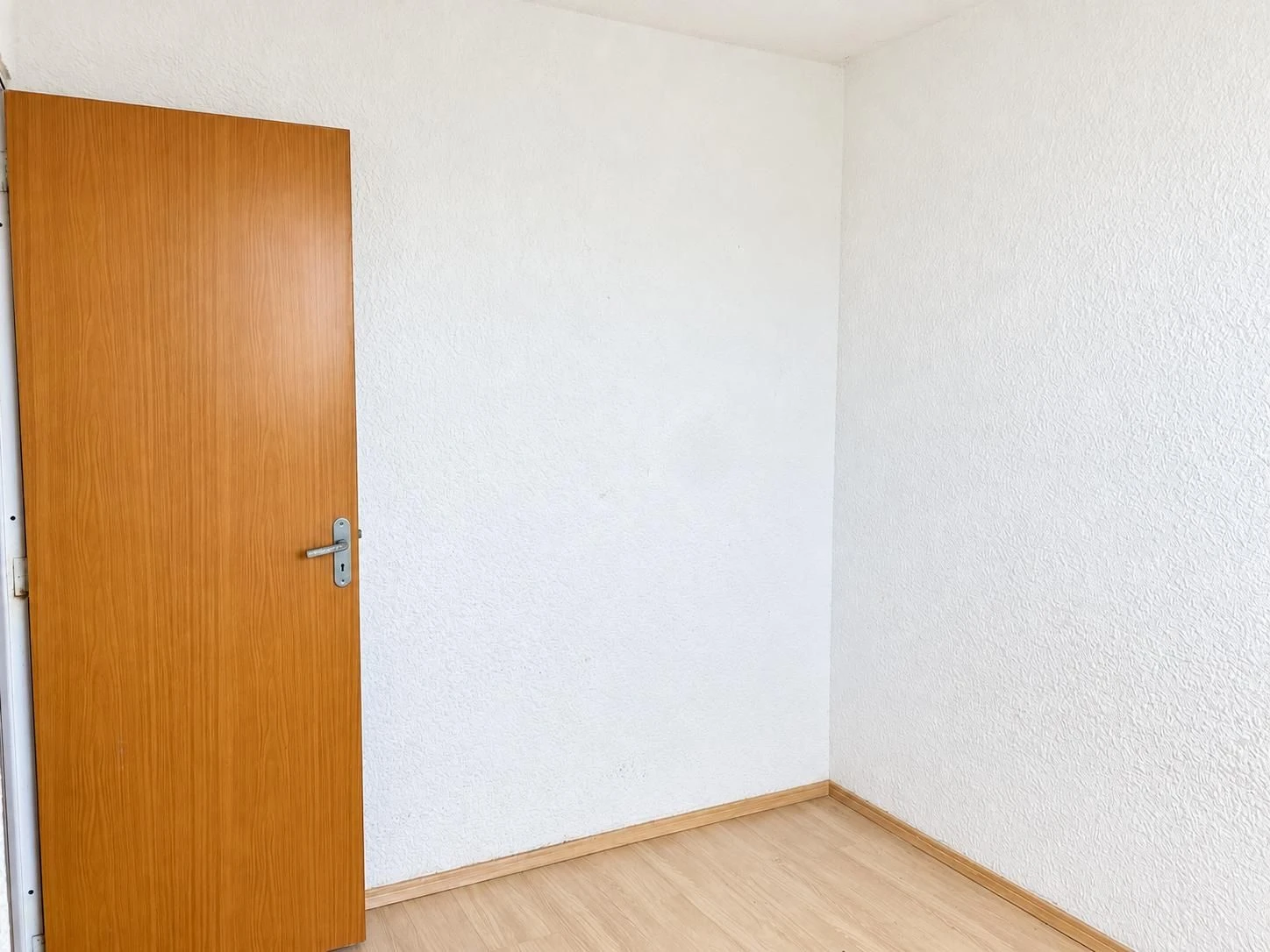 2-bedroom apartment with a mountain view — photo 11