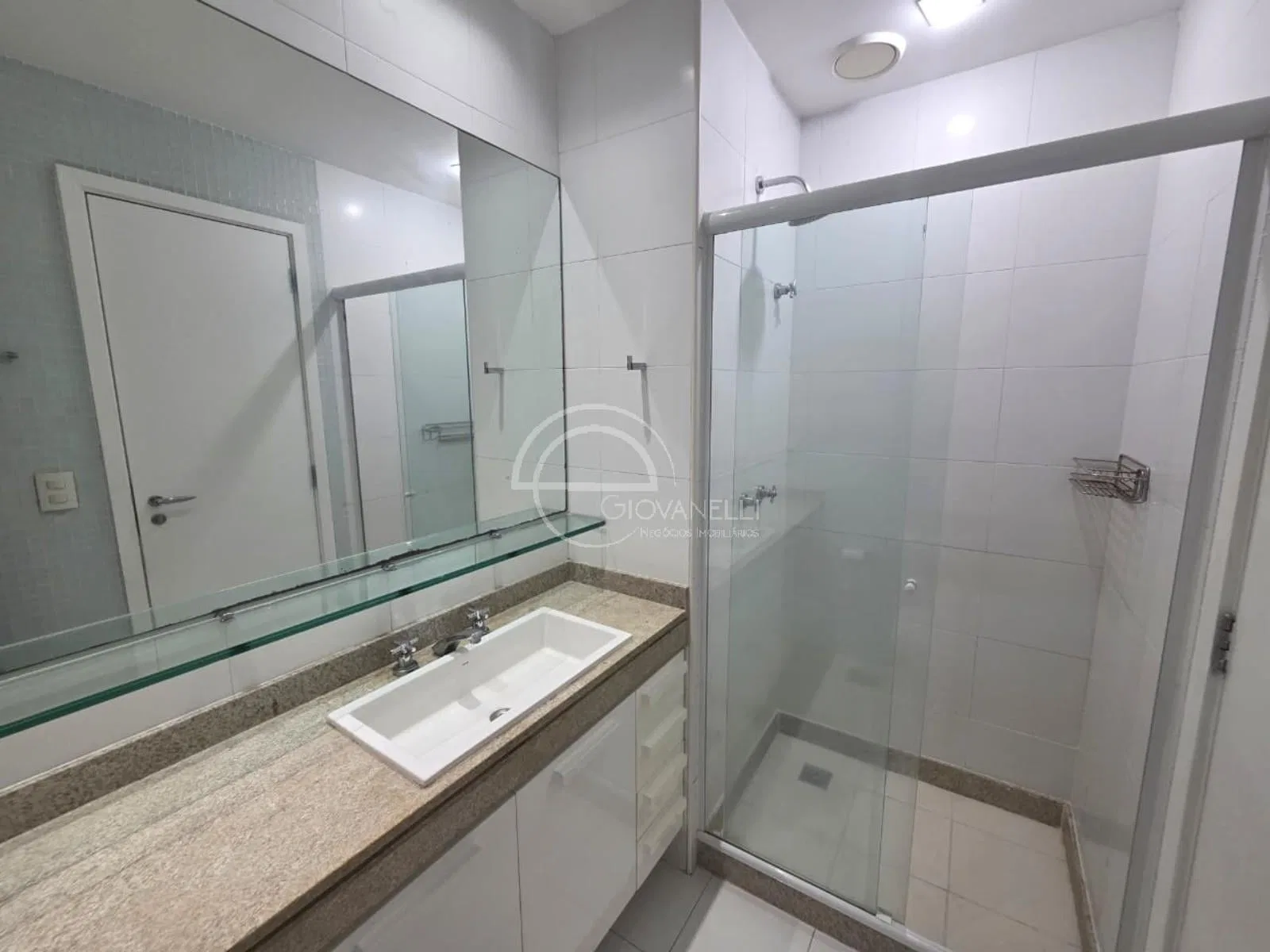 4-bedroom apartment with an enclosed gourmet balcony — photo 27
