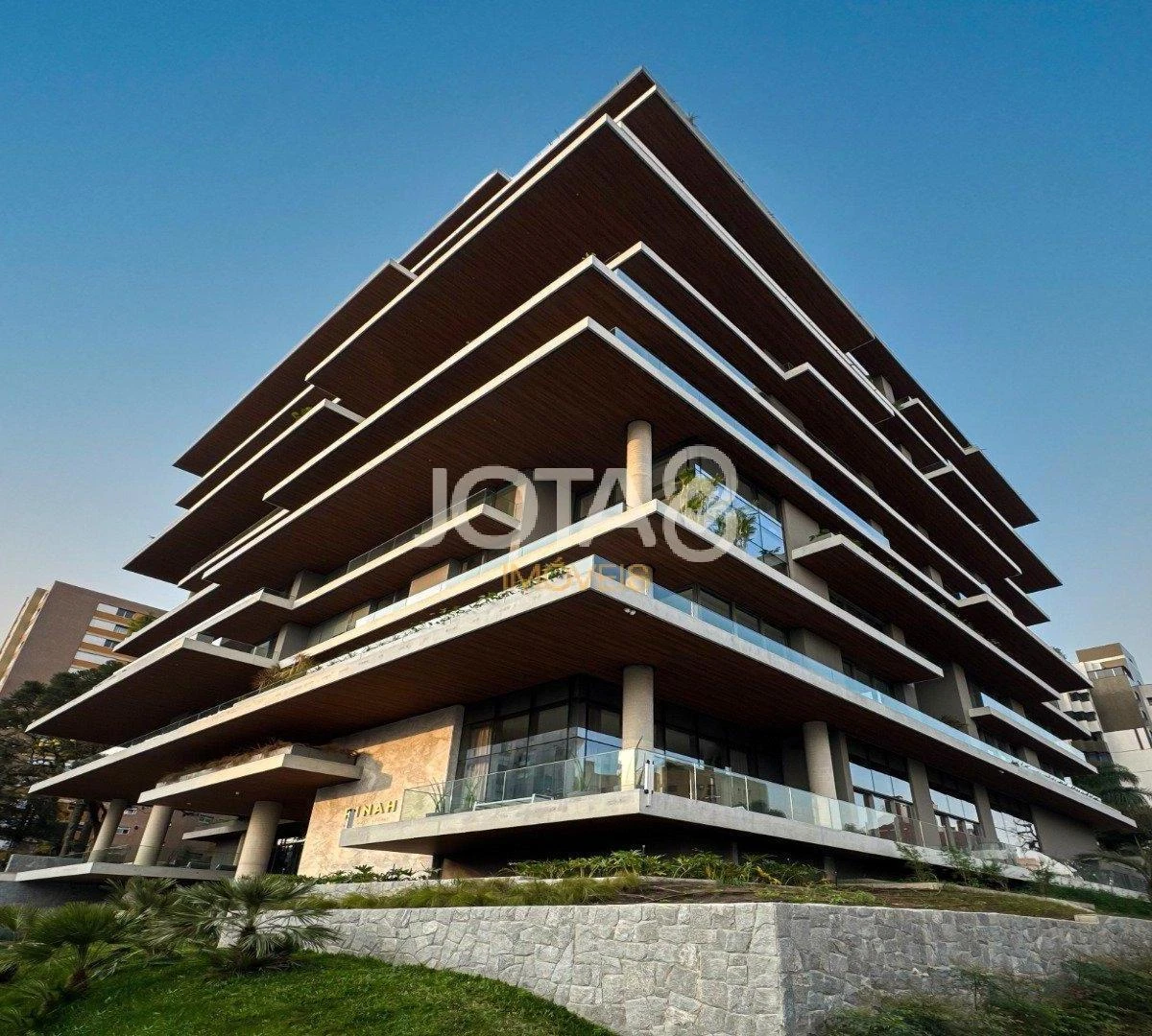 Furnished 195 m² apartment with 2 en-suite bedrooms — photo 41