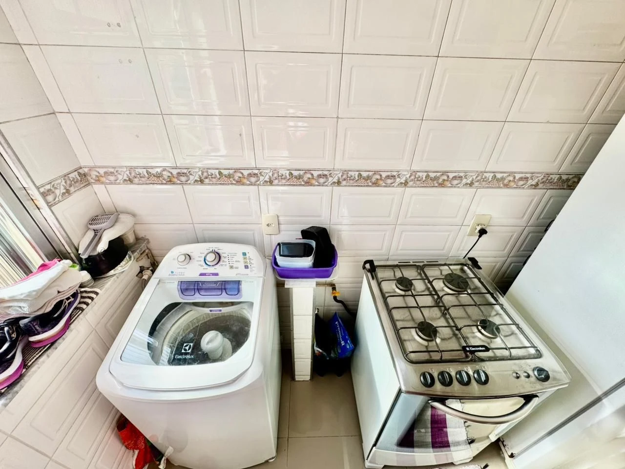 Casa mobiliada com 2 quartos e cozinha com fogão a gás — photo 4