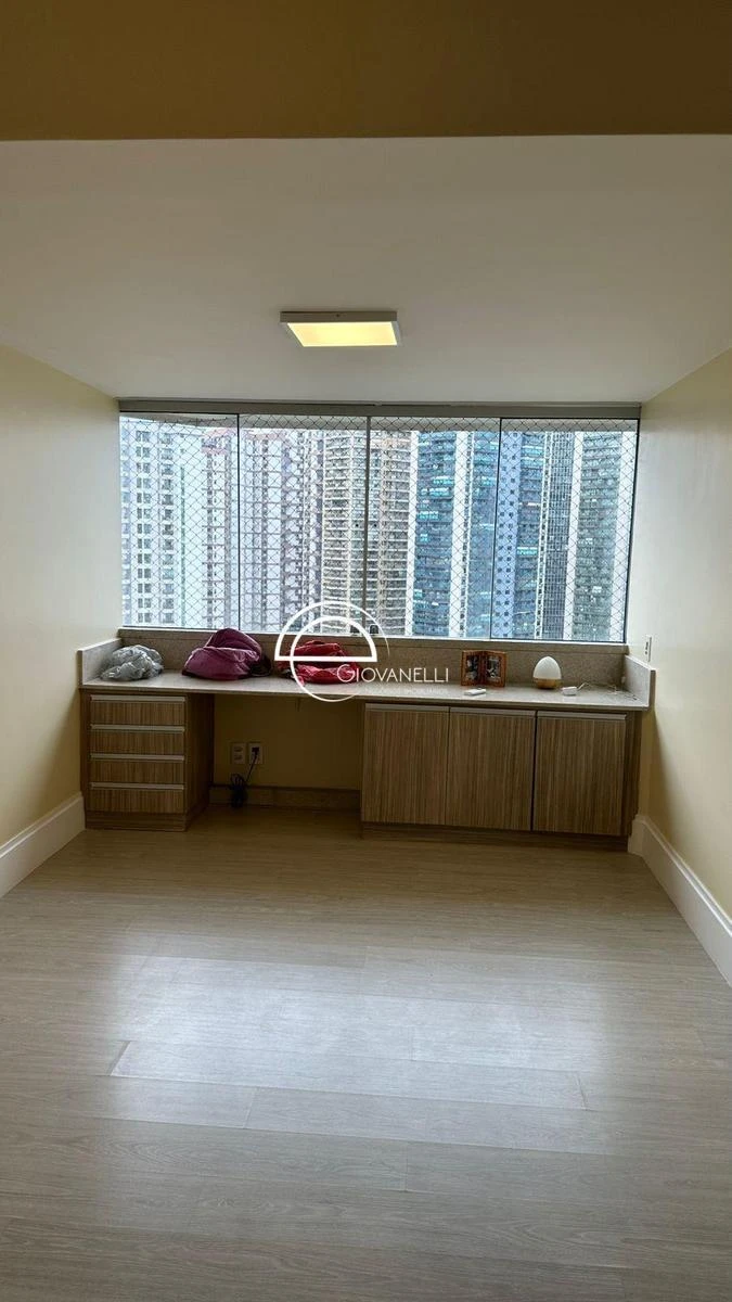 Apartamento de 300 m² com banheira e vista para a água — photo 14