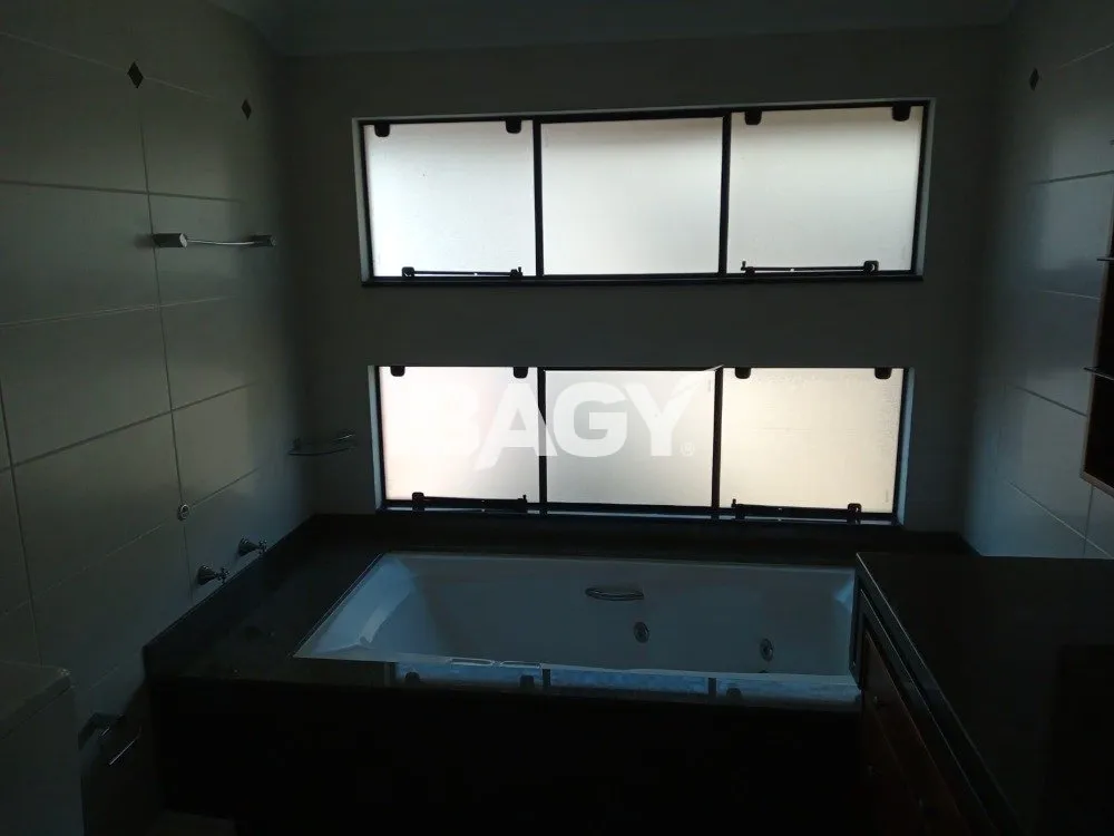 3-bedroom house with 1 suite and a separate kitchen — photo 20