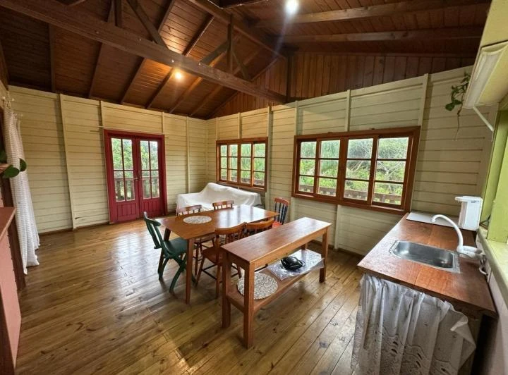 House with balcony, 2 bedrooms and 6 parking spaces — photo 2