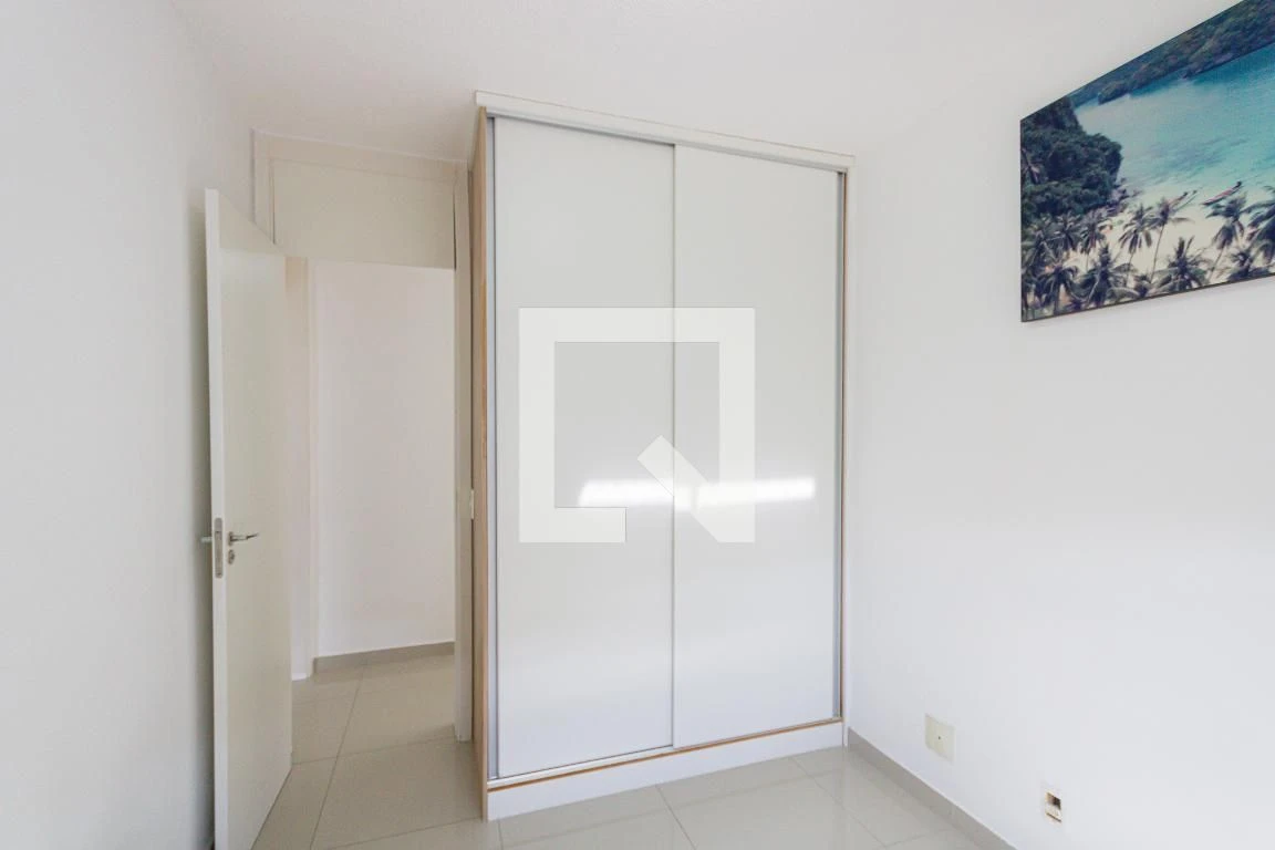 Furnished 2-bedroom apartment with 1 parking space — photo 3