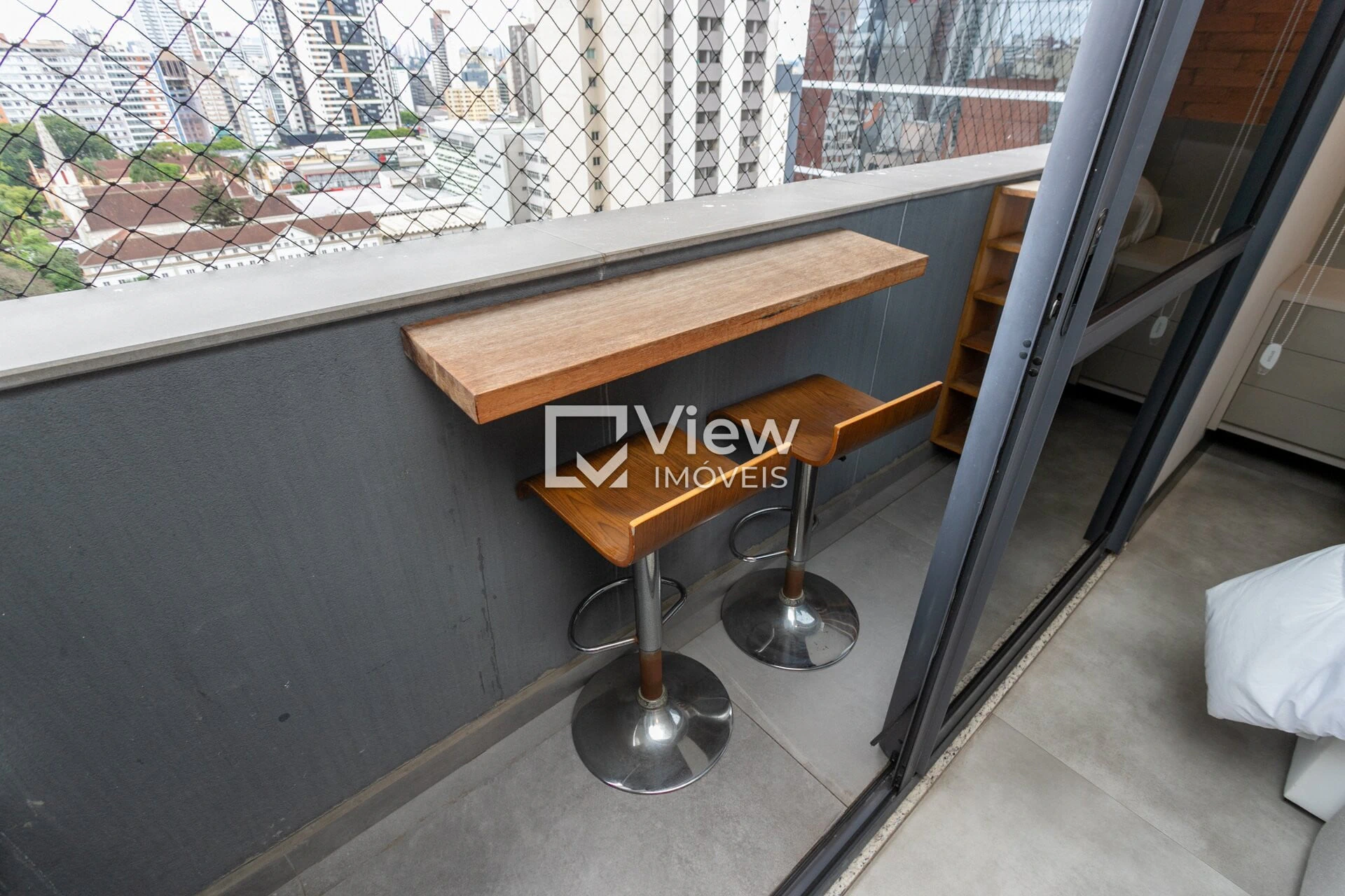 Furnished studio, 35 m², with floor-to-ceiling windows — photo 18