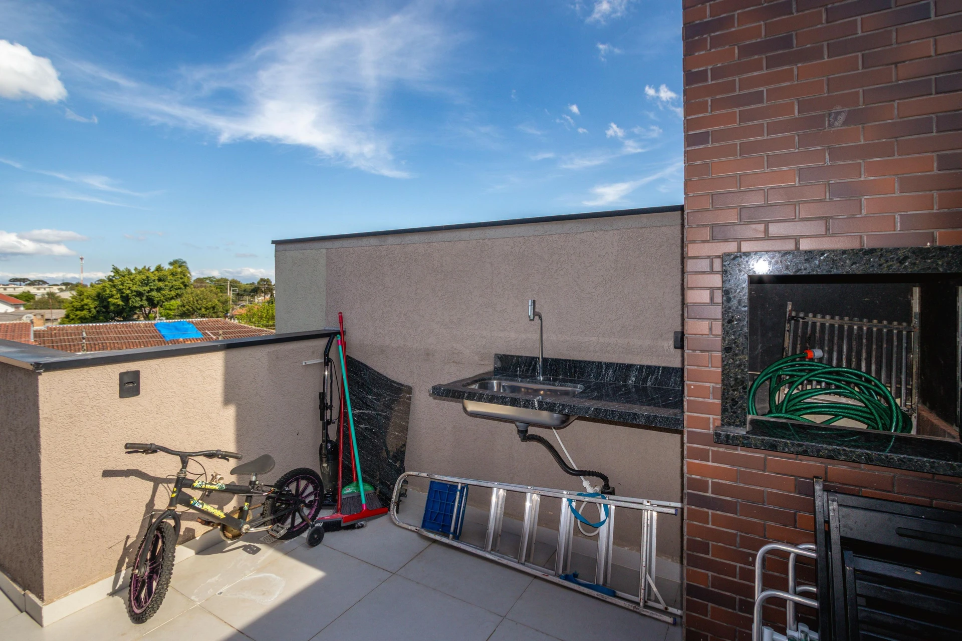 125 m² house with a dishwasher and a walk-in closet — photo 15