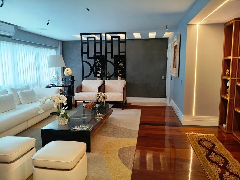 Apartment with 4 bedrooms and a enclosed glass balcony — photo 7