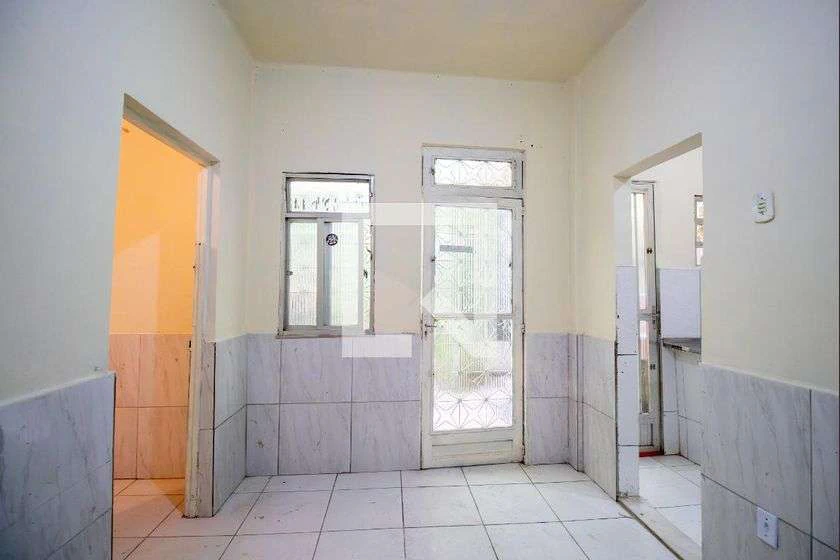 Apartamento de 1 quarto com cozinha fechada e 36 m² — photo 2