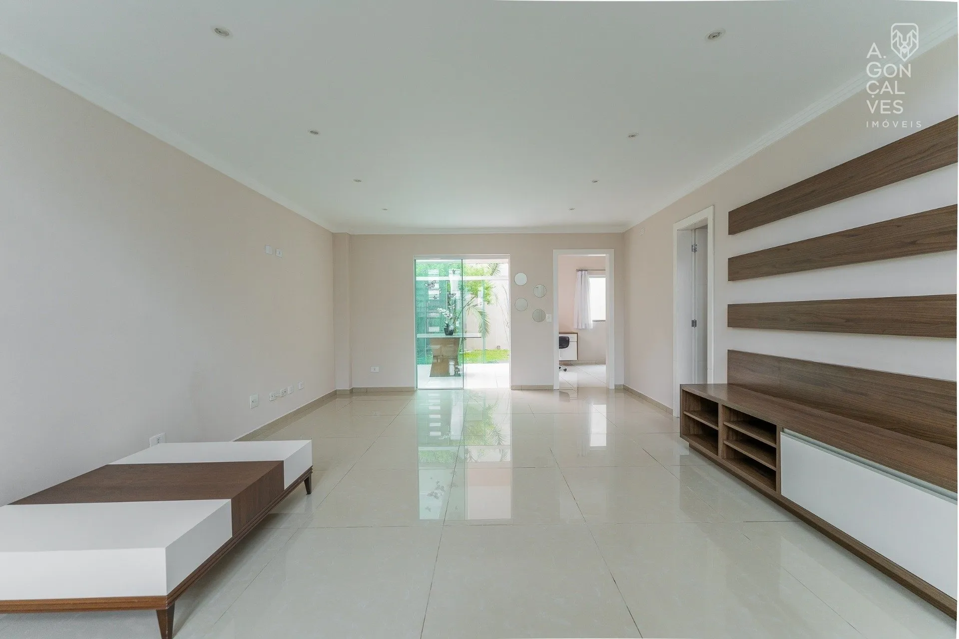 Будинок 247 м² з панорамними вікнами та робочим місцем — photo 5