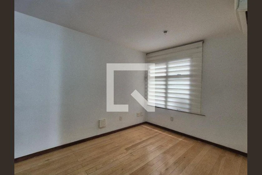 Rental apartment with 3 bedrooms and 208 m² — photo 18
