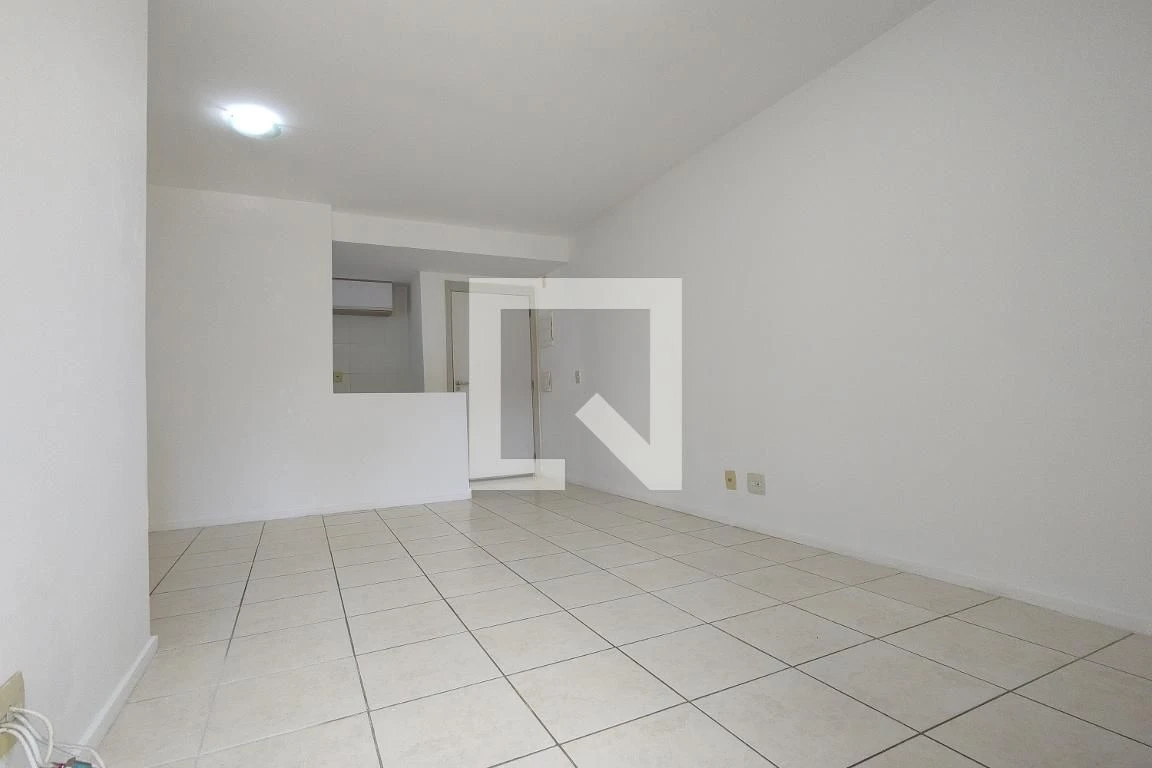 Unfurnished apartment with 3 bedrooms and open kitchen — photo 54