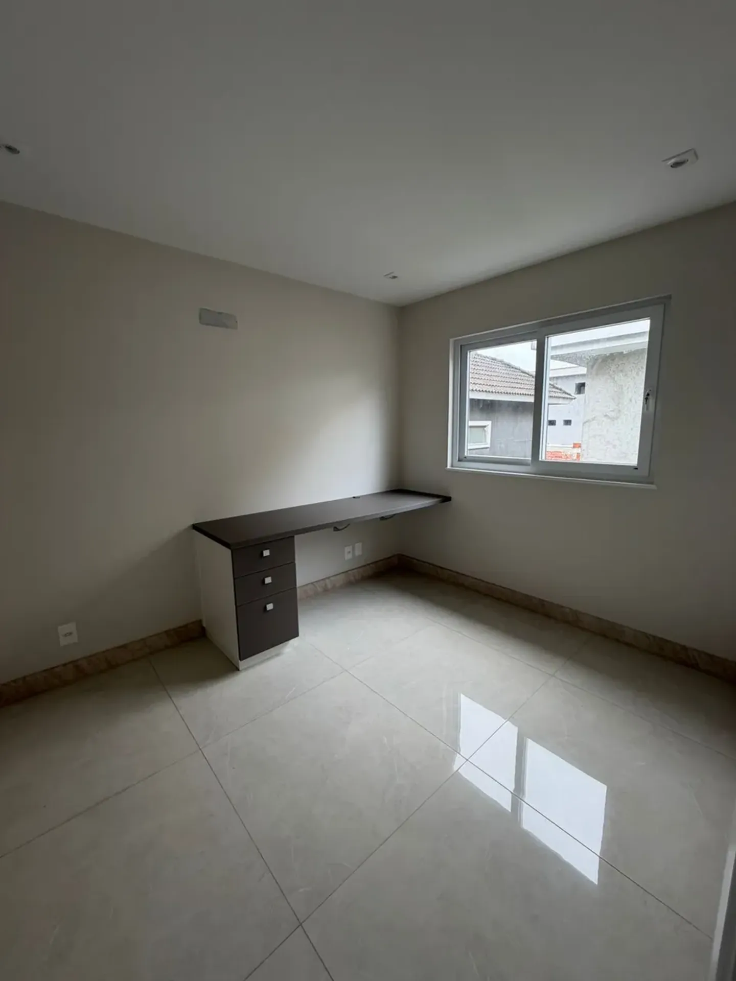 Rental house with 4 bedrooms, 5 baths and 360 m² — photo 33