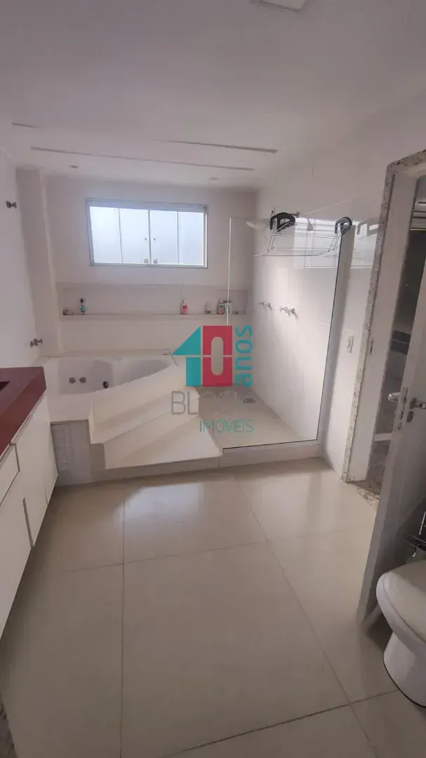 Casa de 480 m² com 5 quartos, 1 suíte e 2 vagas — photo 33