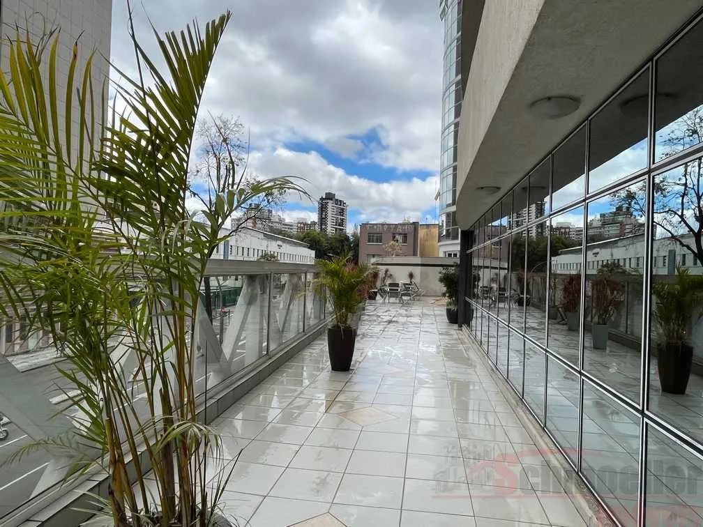 1 quarto e varanda envidraçada: apartamento de 28 m² — photo 4