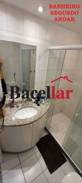 Furnished 203 m² apartment with enclosed balcony — photo 27