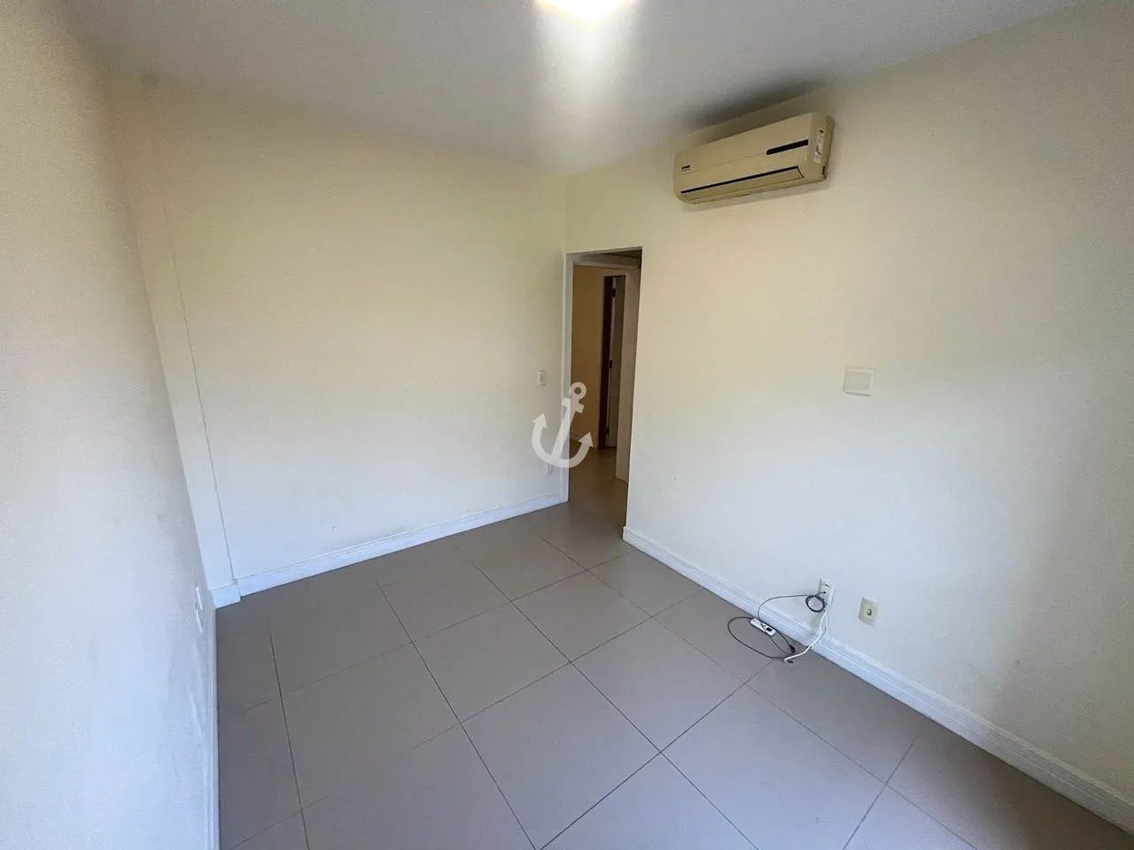 278 m² house with open kitchen and 3 en-suite bedrooms — photo 10