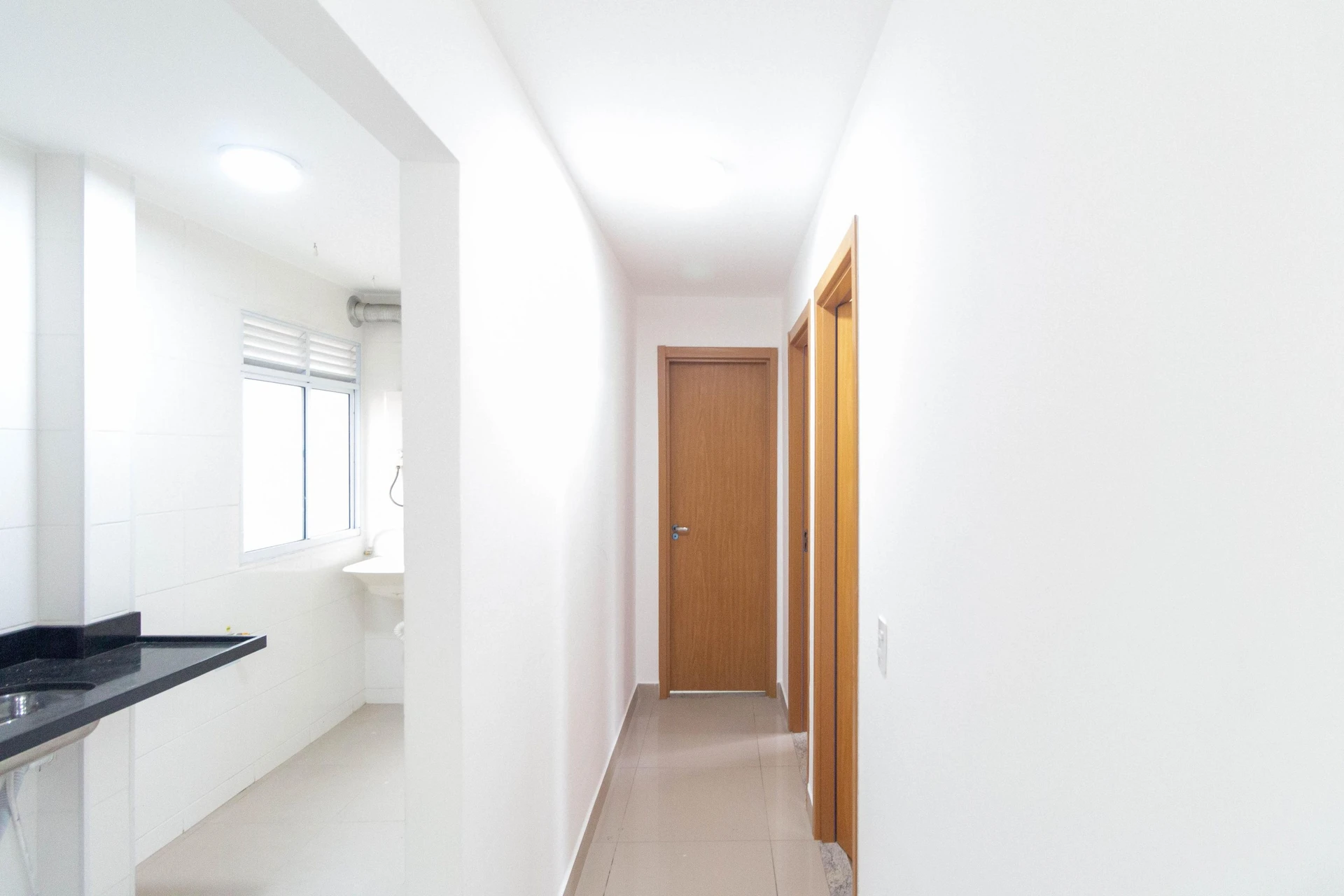 2-bedroom apartment in a building with a gym — photo 7