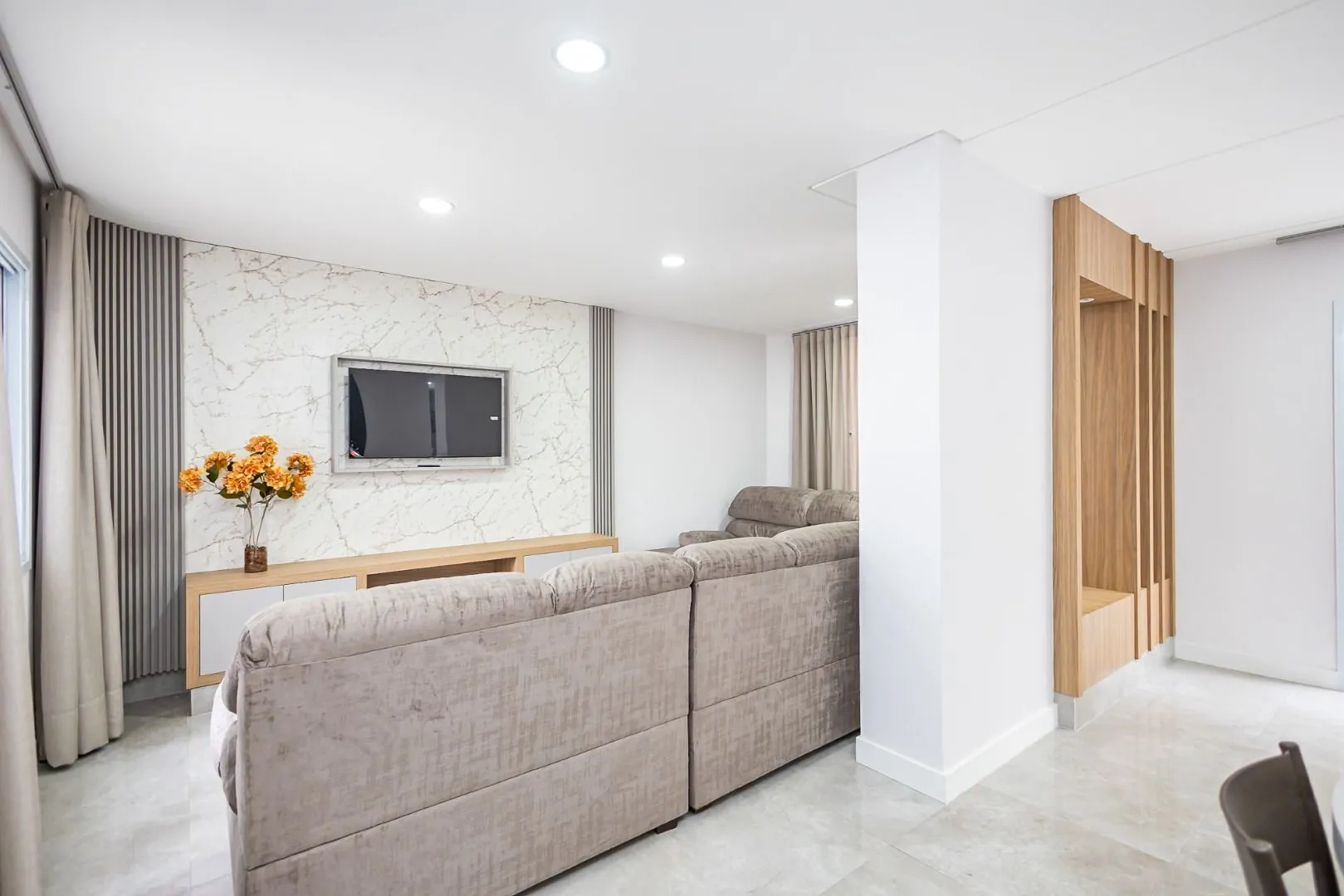 Furnished 2-bedroom apartment with 1 parking space — photo 41