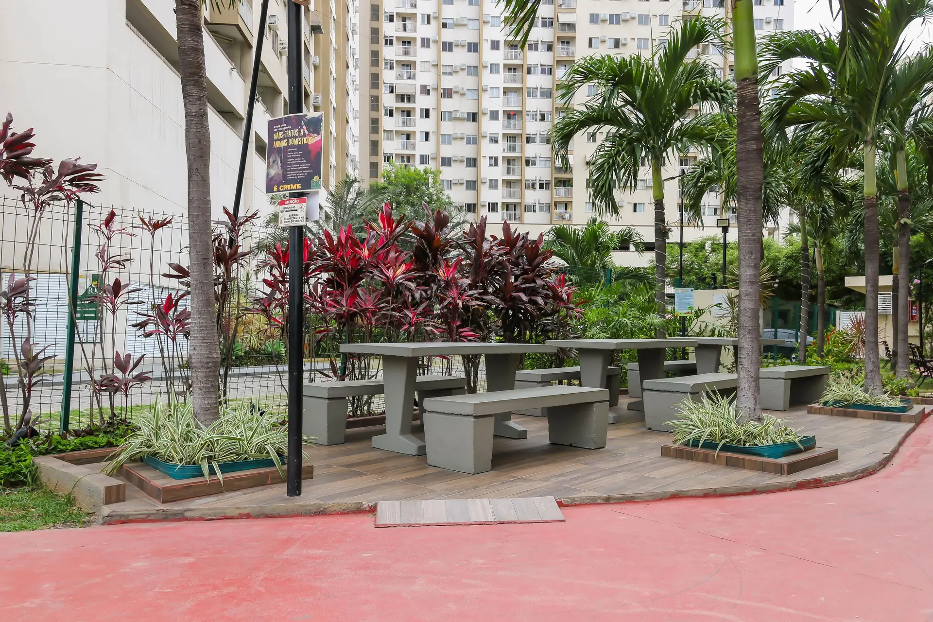 2-bedroom apartment with a park view in Rio de Janeiro — photo 18