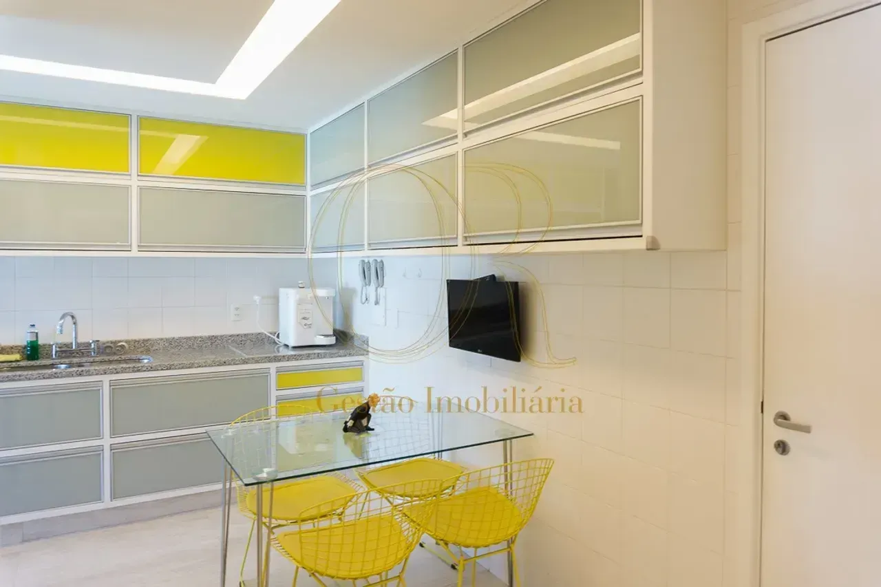 Apartment with 4 bedrooms and a closed gas kitchen — photo 27