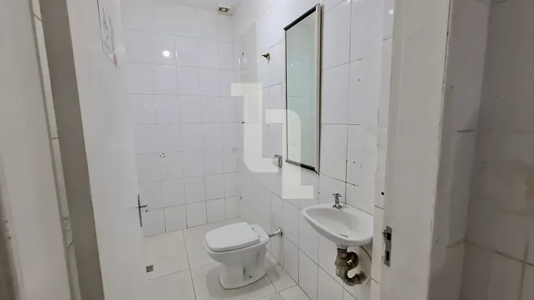 Casa sem mobília com 4 quartos e 4 banheiros — photo 12
