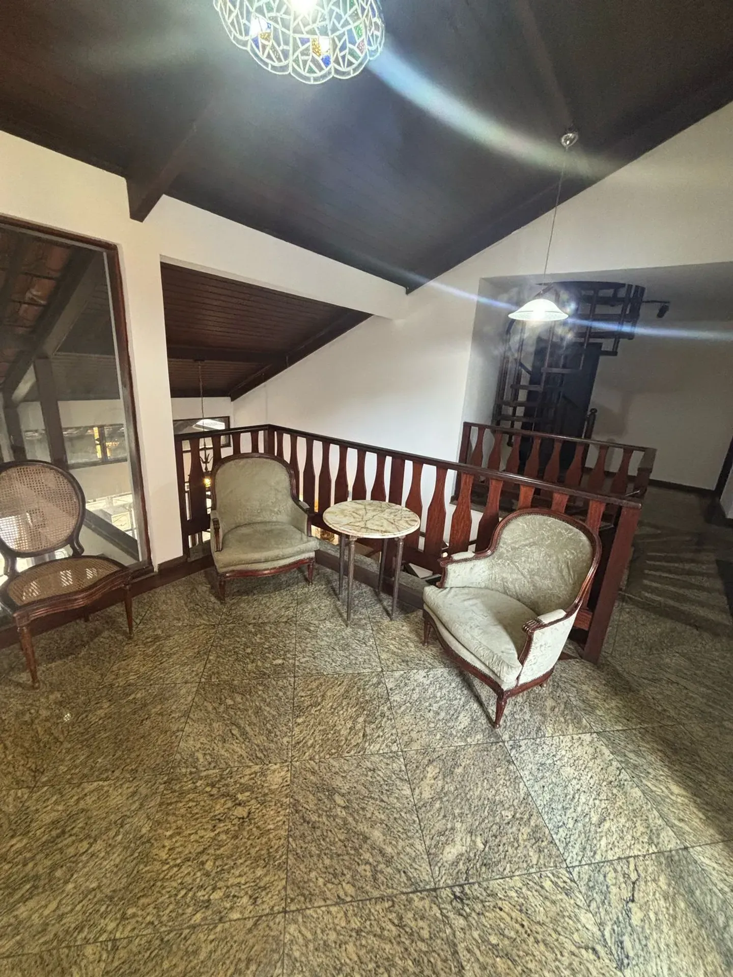 3-bedroom apartment with 5 bathrooms and a balcony — photo 50