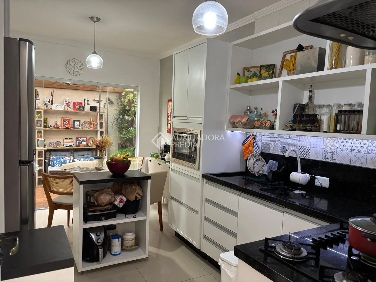 Furnished house with 3 bedrooms and open-plan kitchen — photo 9