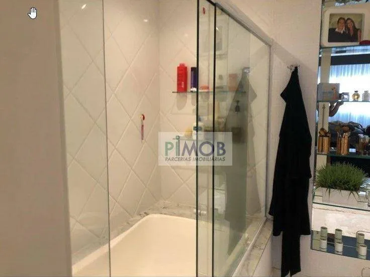 Top-floor apartment with 3 bedrooms and 330 m² — photo 40