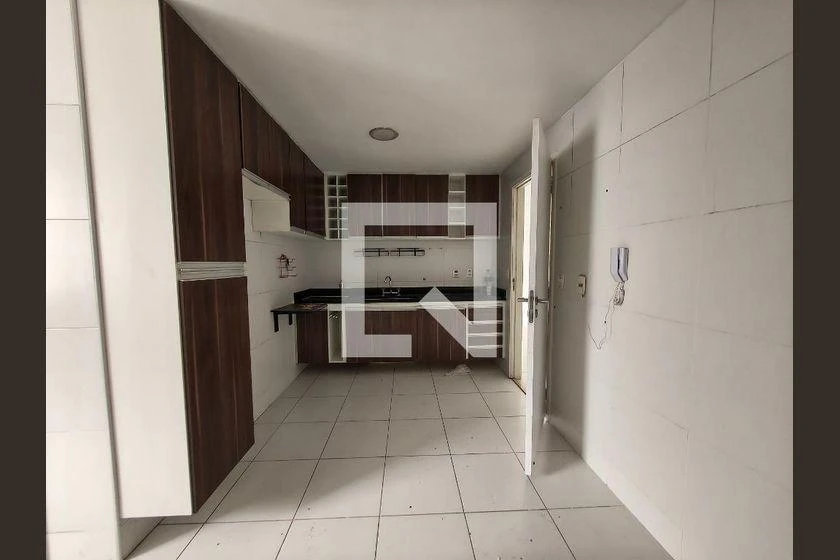 Apartment with 4 en-suite bedrooms and 156 m² — photo 42