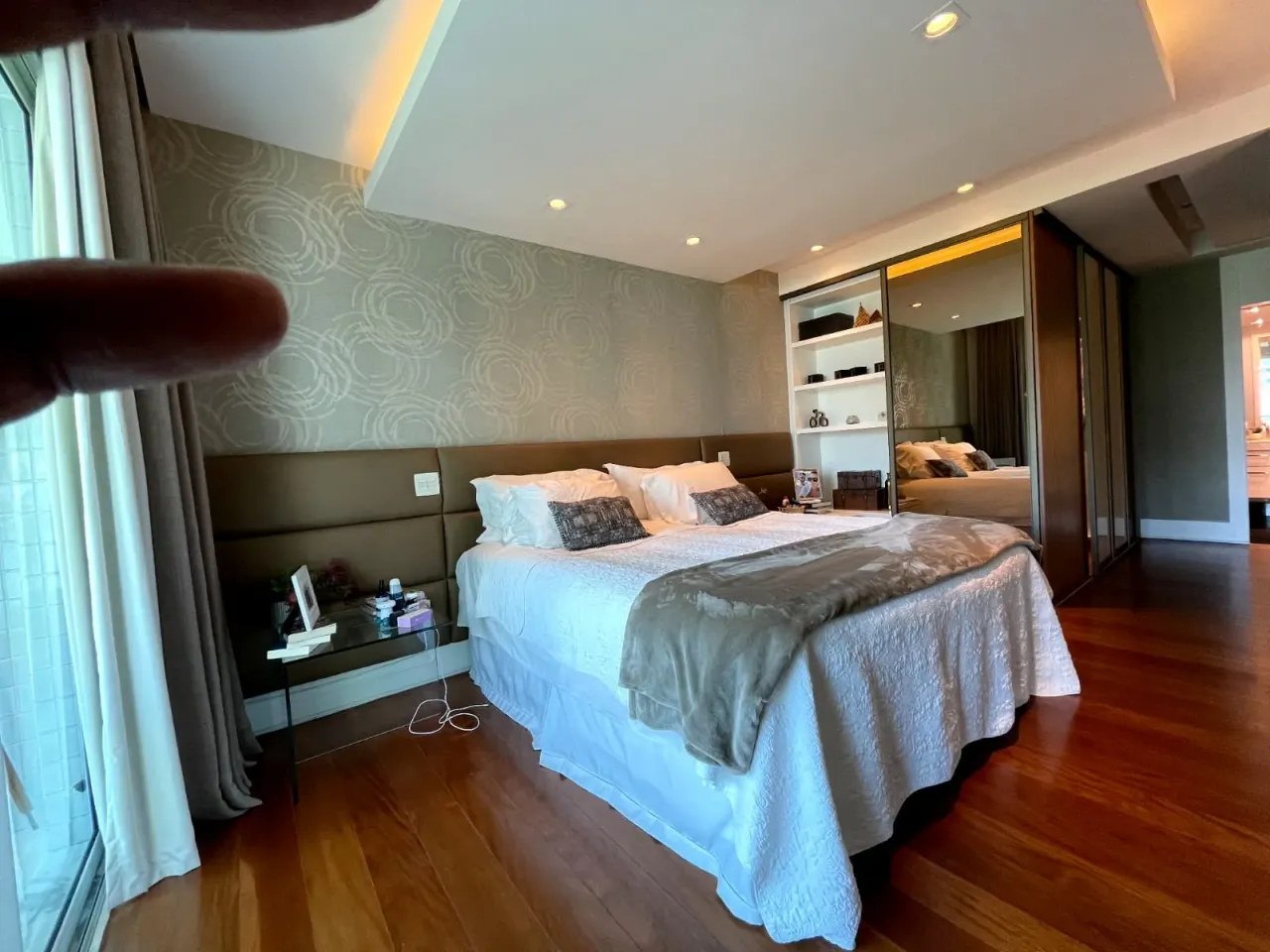Furnished apartment with 4 bedrooms and open-plan kitchen — photo 2