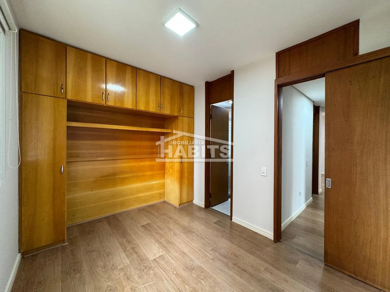 3-bedroom apartment with a balcony — photo 14