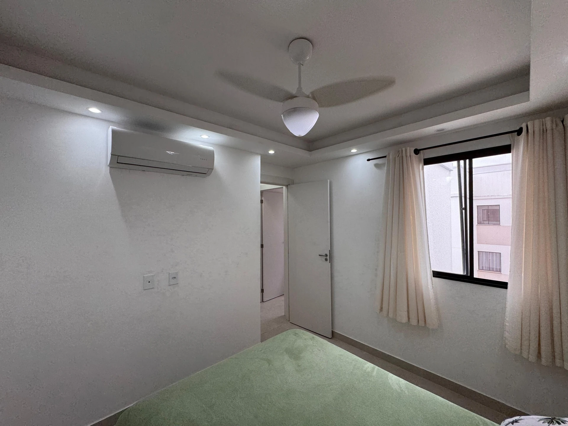 Furnished apartment, 49 m², with a mountain view — photo 10