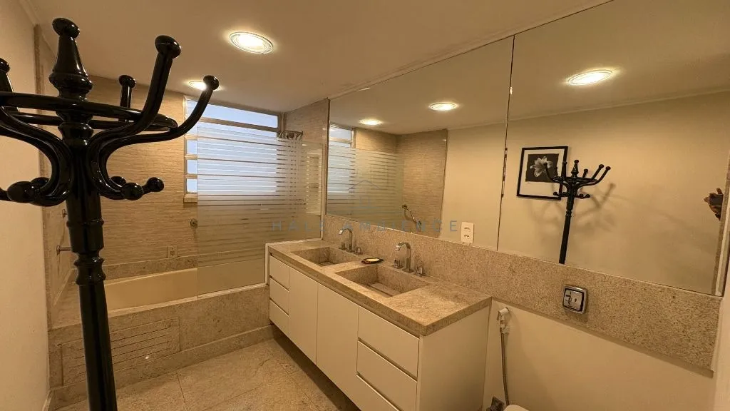 4-bedroom apartment with 4 bathrooms and 350 m² — photo 16