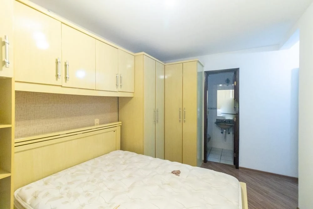 2-bedroom apartment in a building with a gym — photo 22