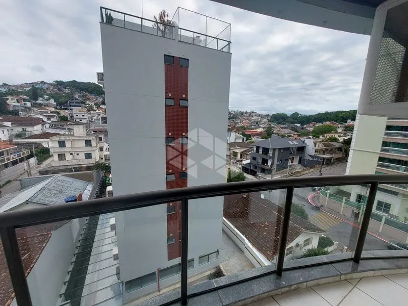 Apartamento de 3 quartos em condomínio com piscina — photo 18