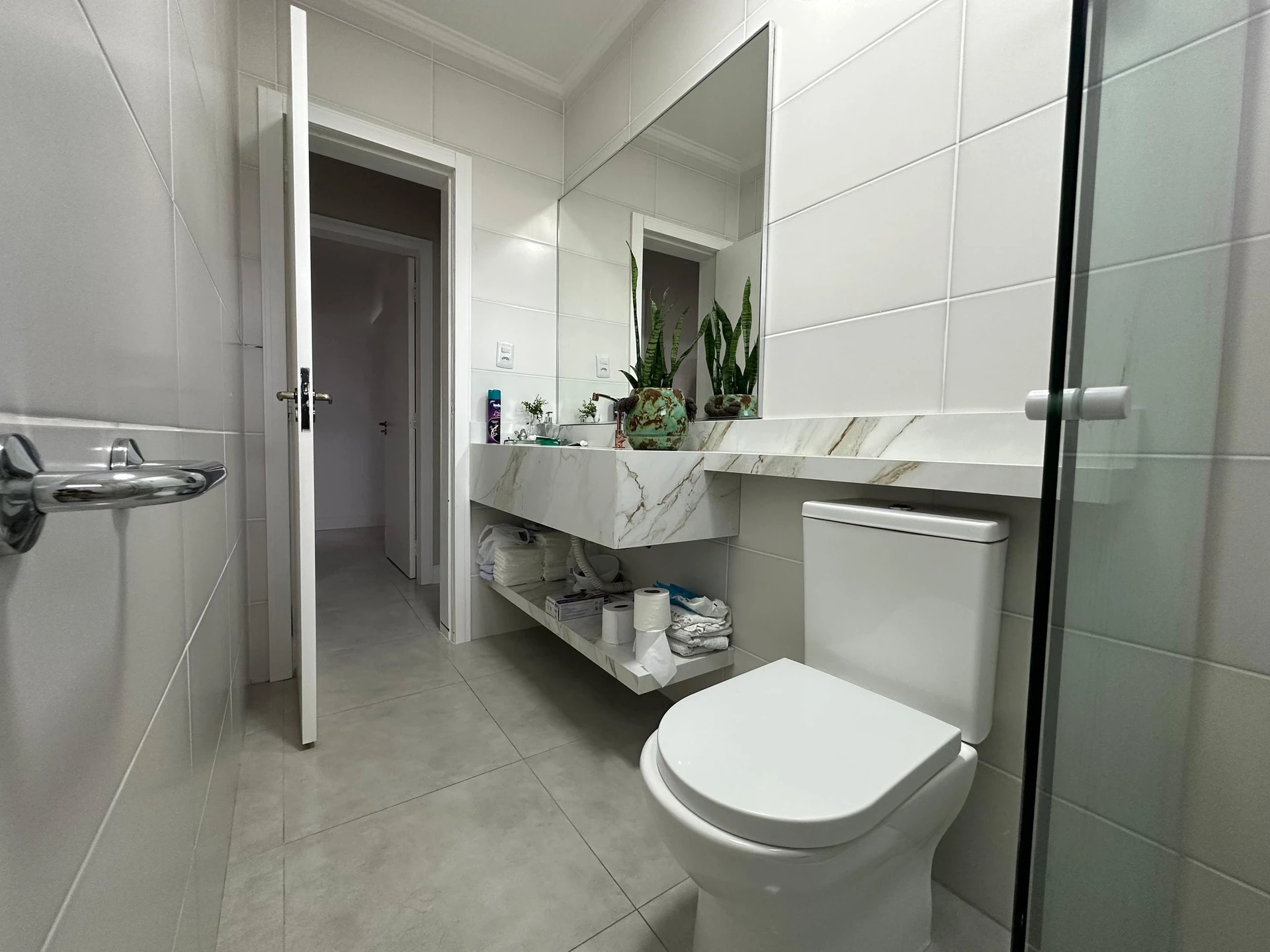 Furnished apartment, 429 m², with floor-to-ceiling windows — photo 25