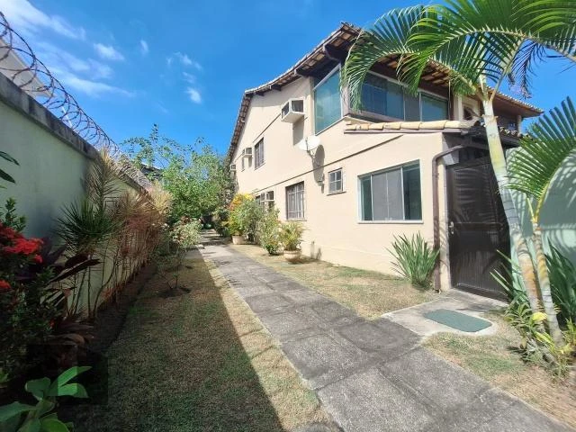 Condominium house with 4 bedrooms and 3 bathrooms — photo 44