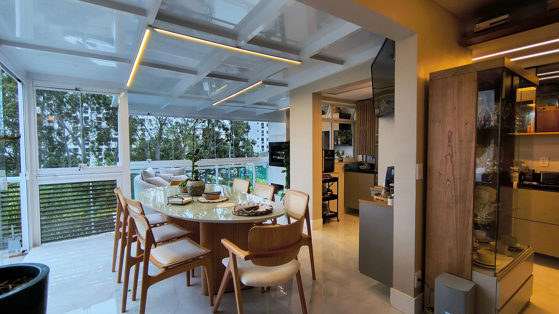 Furnished apartment, 150 m², with a grill on the balcony — photo 18