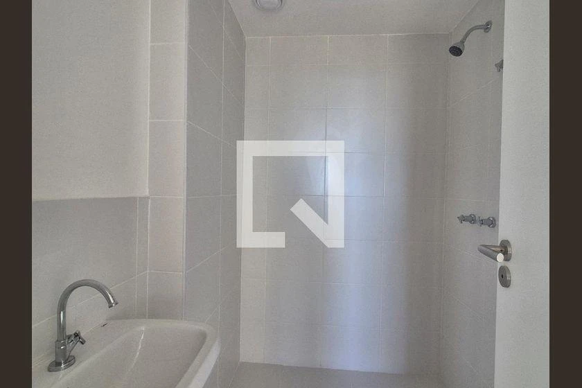 Apartamento para locação com janelas do chão ao teto — photo 34