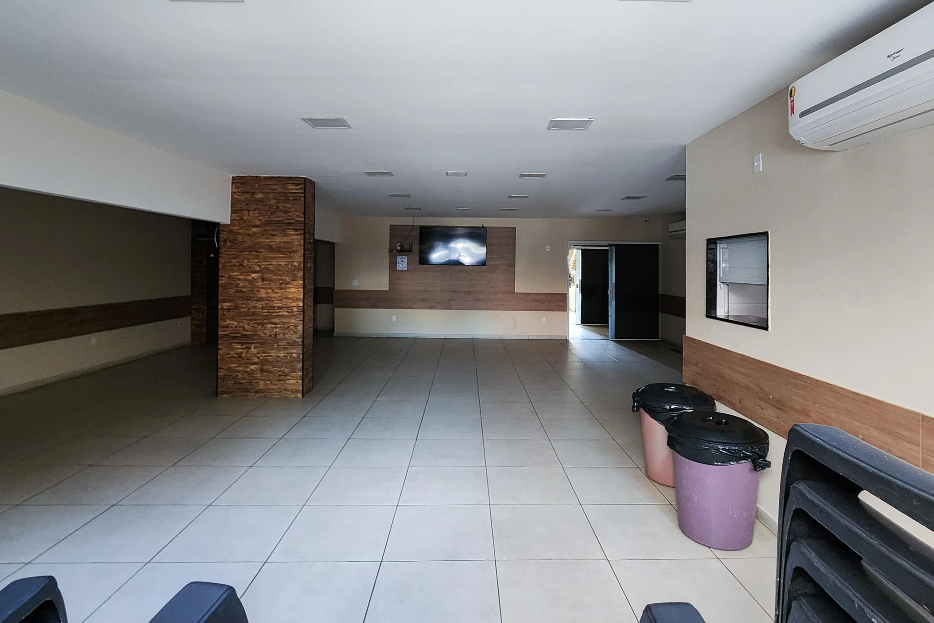 1-bedroom unfurnished apartment with 1 bathroom and parking — photo 30