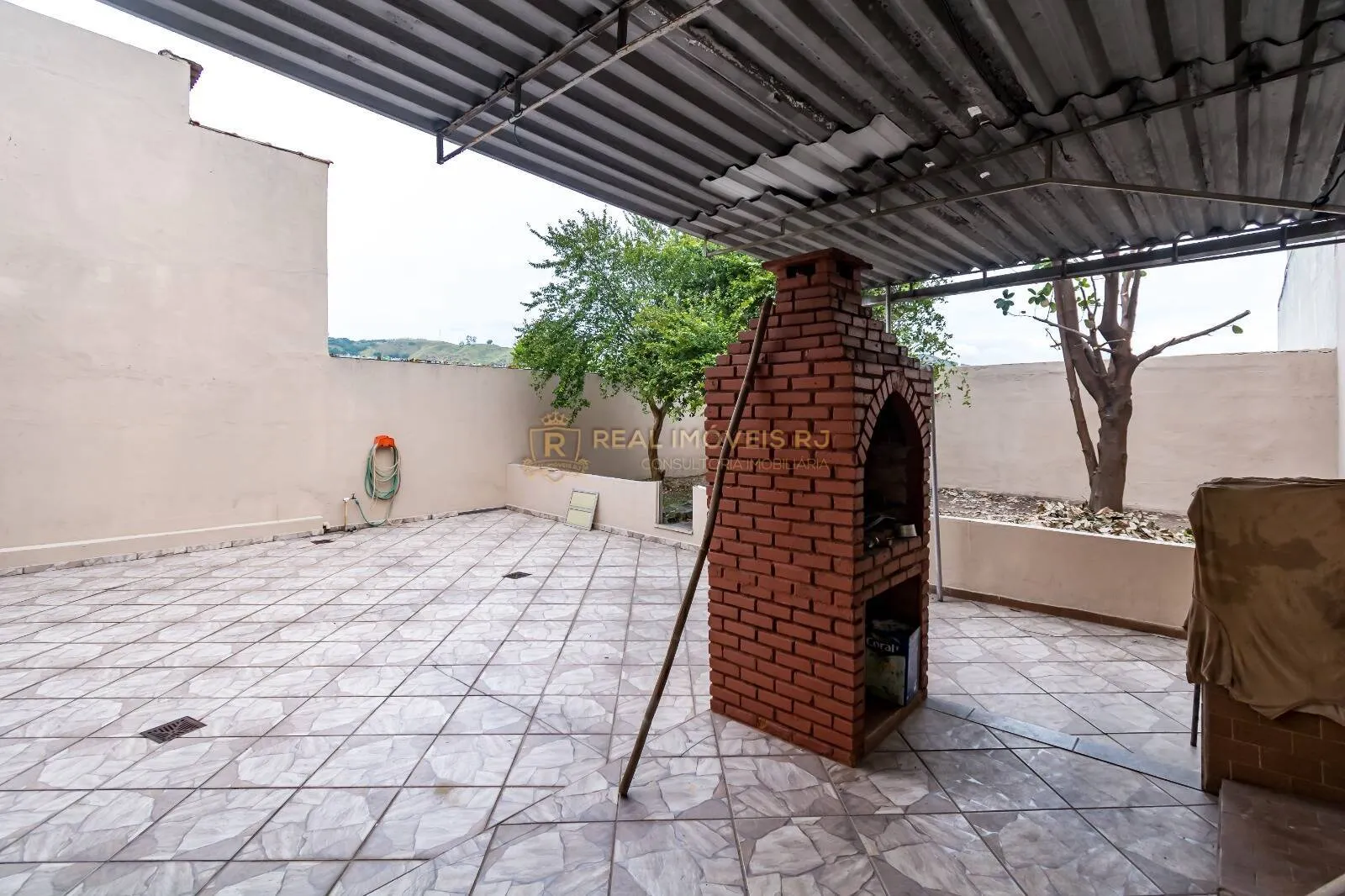 Unfurnished house with 3 bedrooms and 5 bathrooms — photo 67