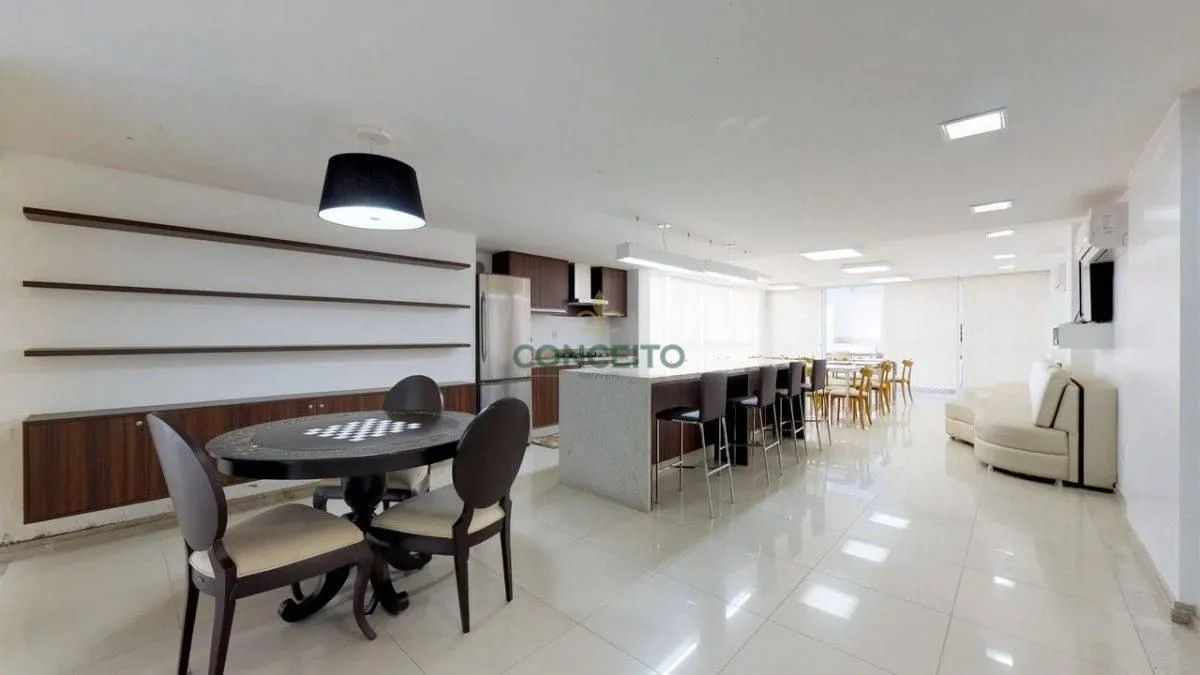 2-bedroom apartment with a walk-in closet in Florianópolis — photo 20