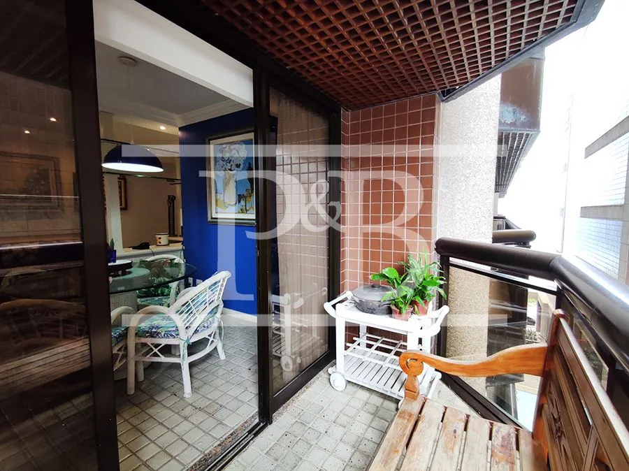 Furnished apartment with 2 bedrooms and an open-plan kitchen — photo 11