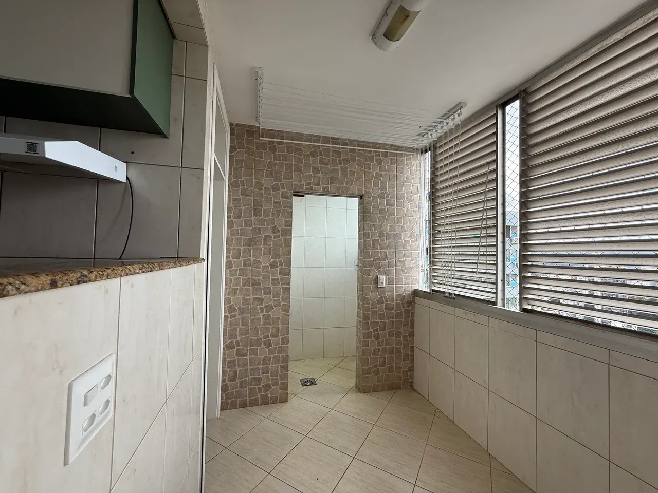 94 m² unfurnished apartment with 3 bedrooms and 2 baths — photo 23