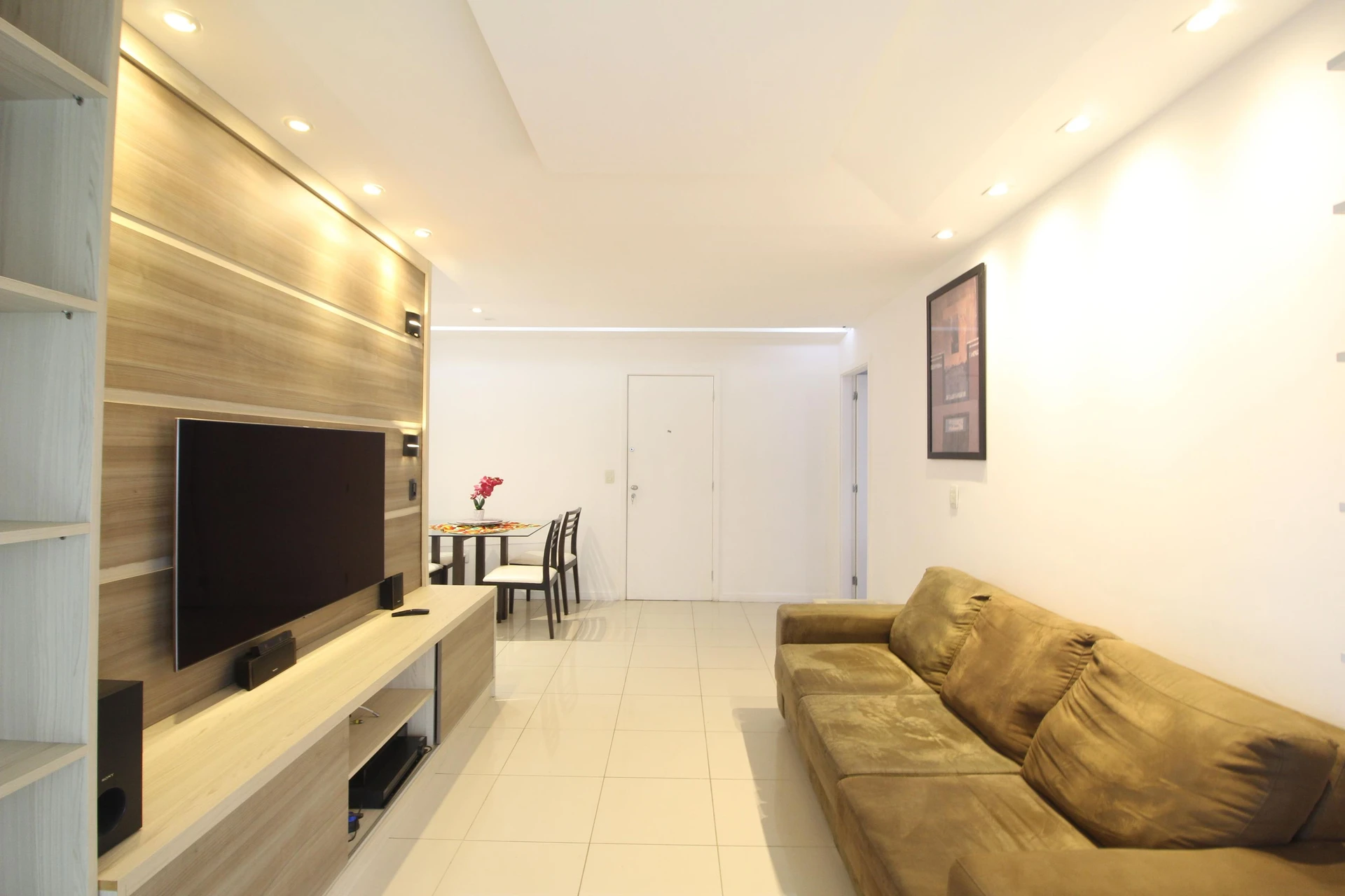 Furnished 3-bedroom apartment with 2 bathrooms — photo 23