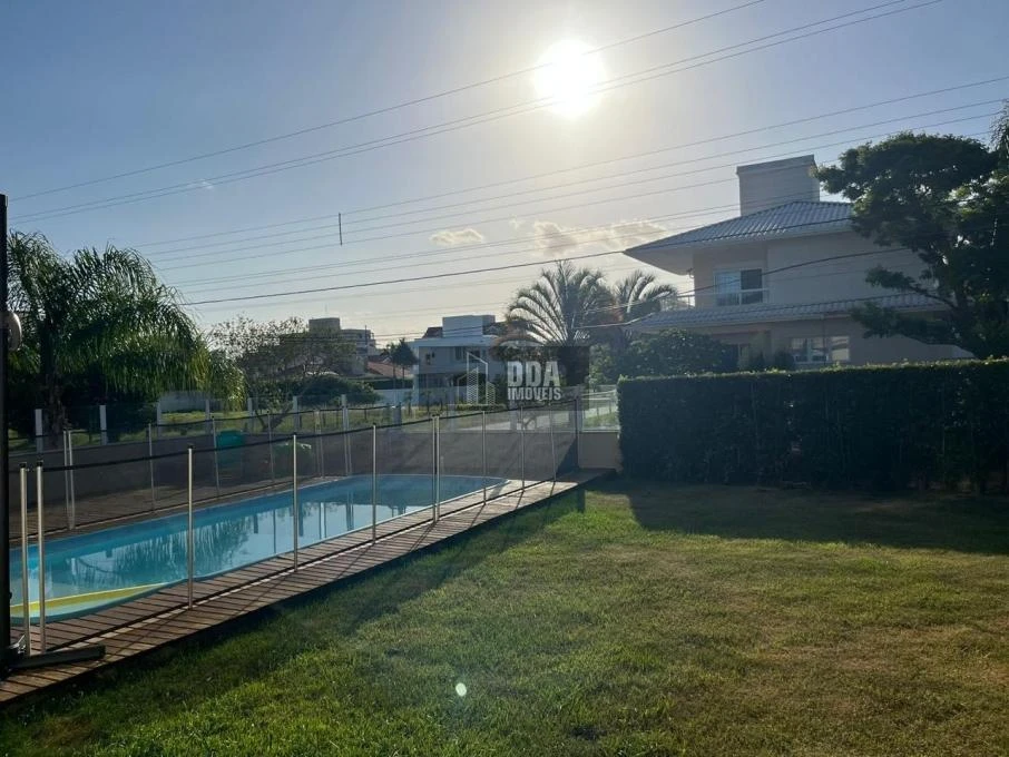 3-bedroom house, all with their own bathrooms, 260 m²