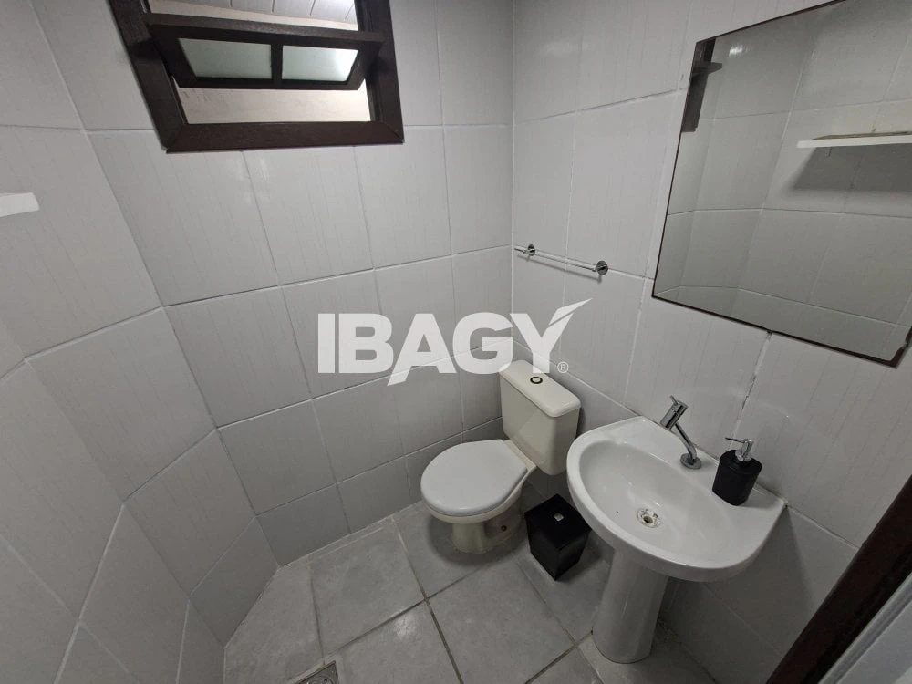 Furnished house with 2 bedrooms and enclosed balcony